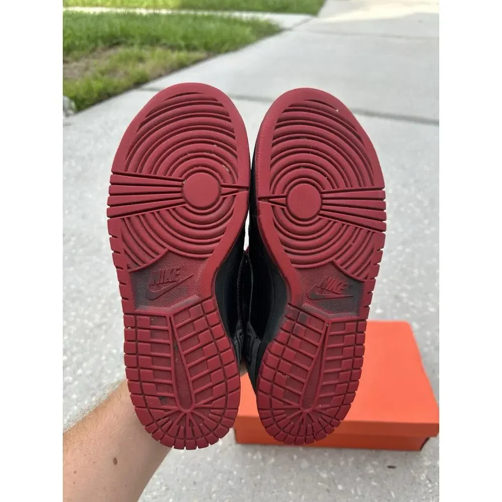 RARE nike dunks nyx black grey red size 7Y